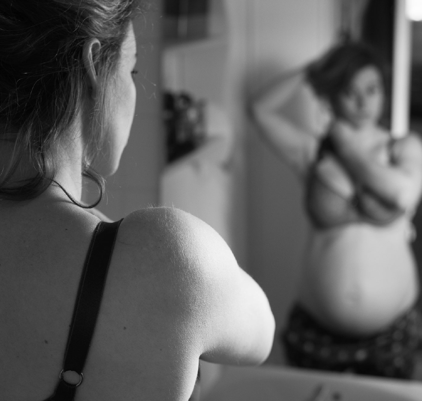 Photo-femme-enceinte-miroir-4763-devant miroir