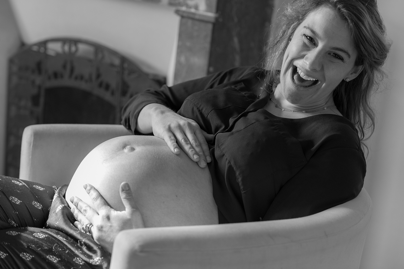 Photo fou rire bonheur femme enceinte-4851